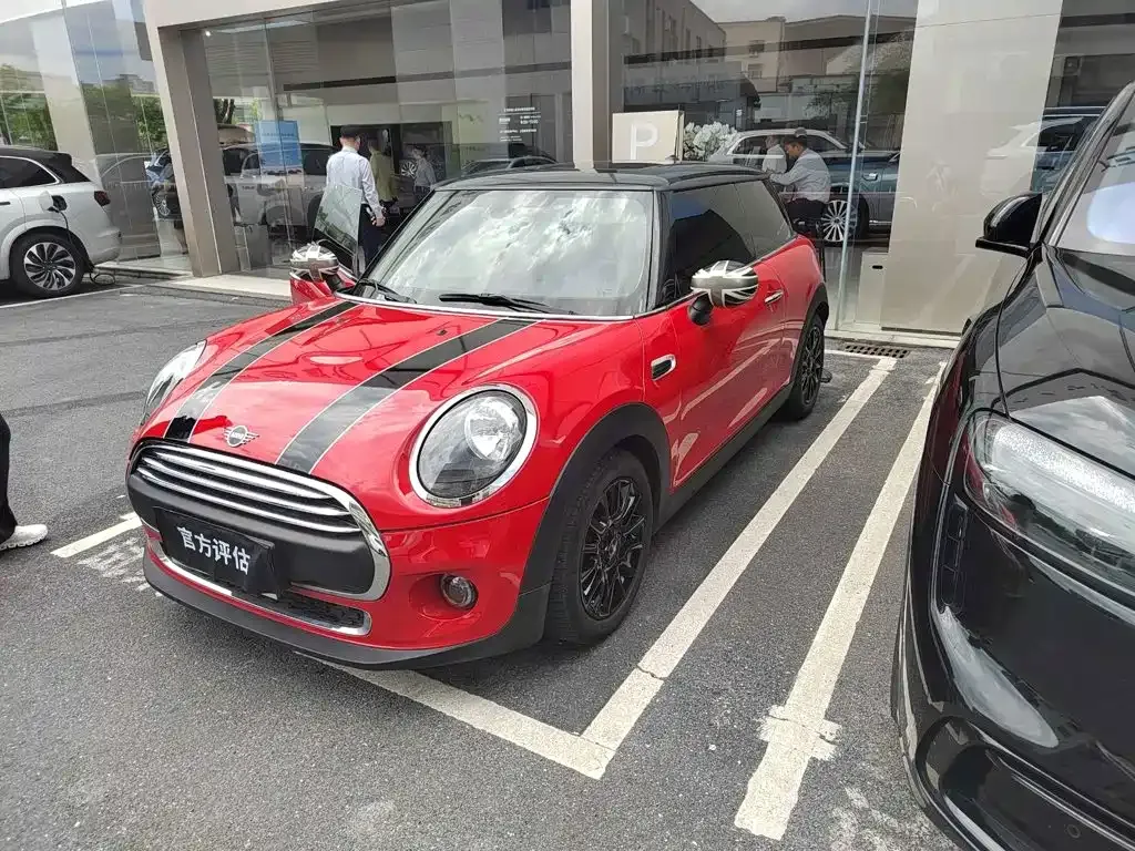 MINI Cooper (3-door) — фото 1