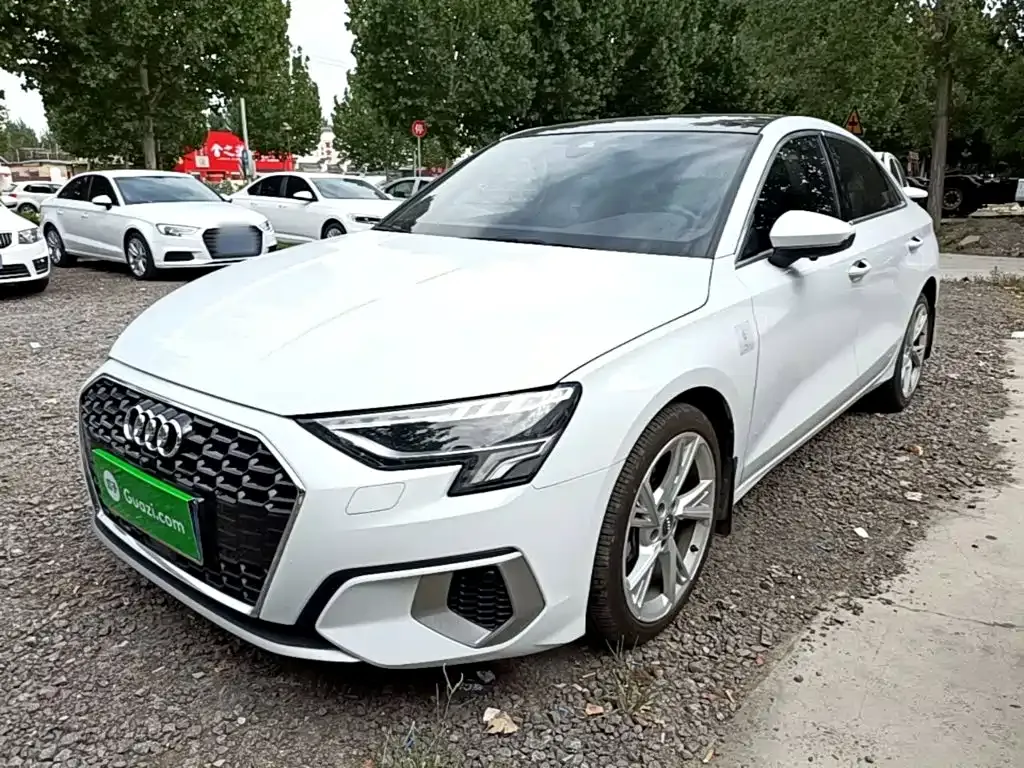 Audi A3 — фото 1