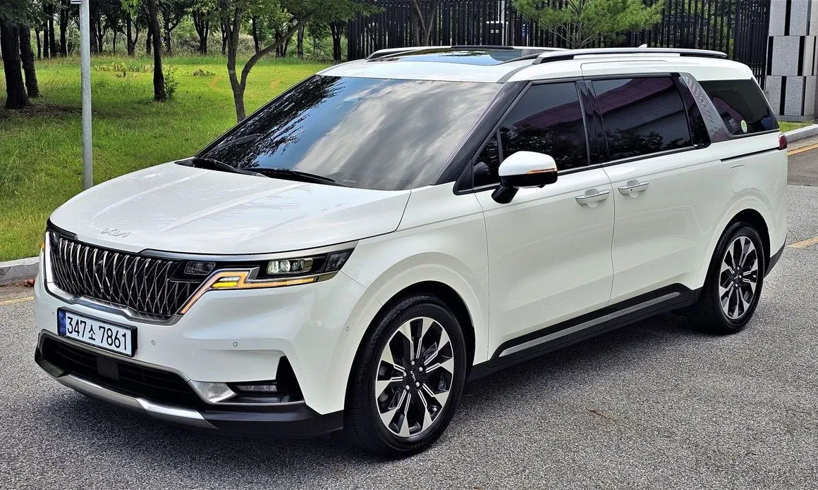 Kia Carnival — фото 1