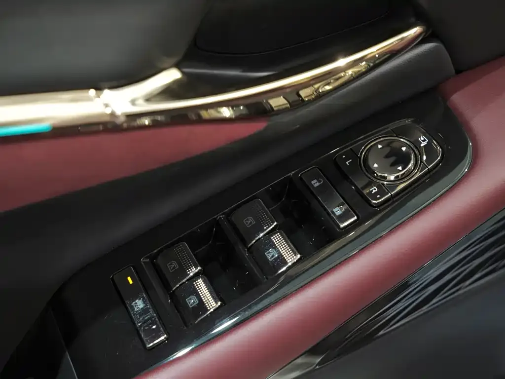 GAC Motor Trumpchi M8 — фото 2