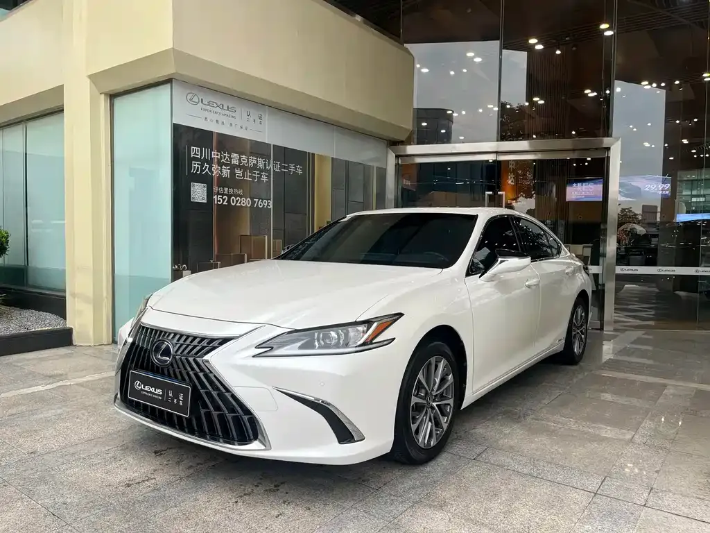 Lexus ES — фото 8