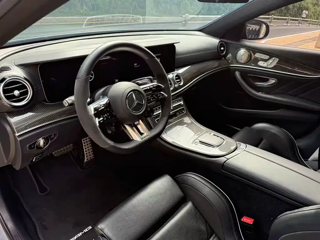 Mercedes-Benz E-Class AMG — фото 6