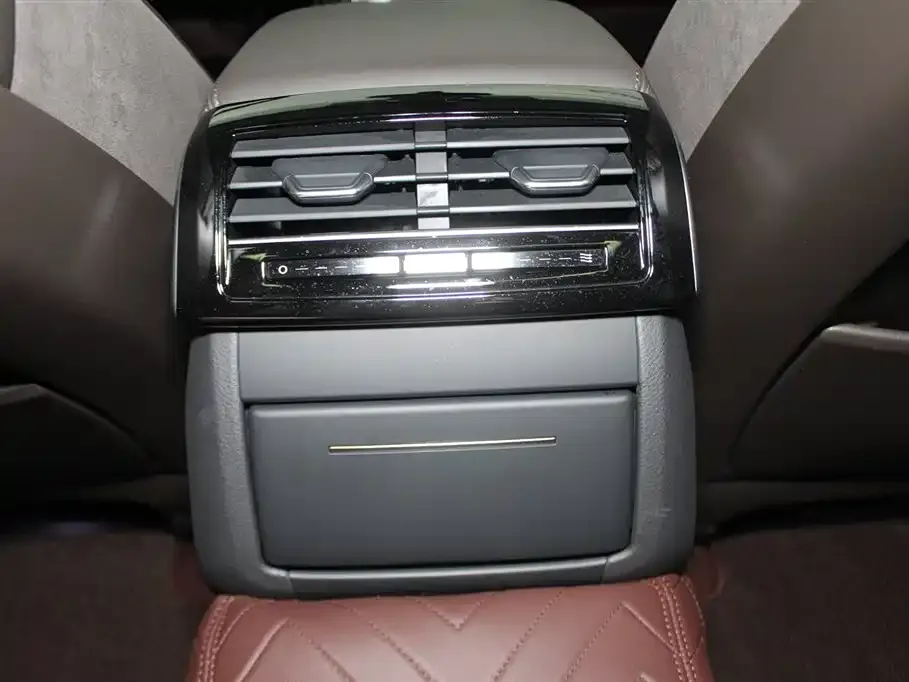 Audi A8 2022 из CN, фото 9