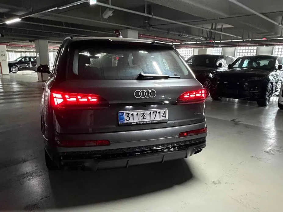 Audi Q7 — фото 6