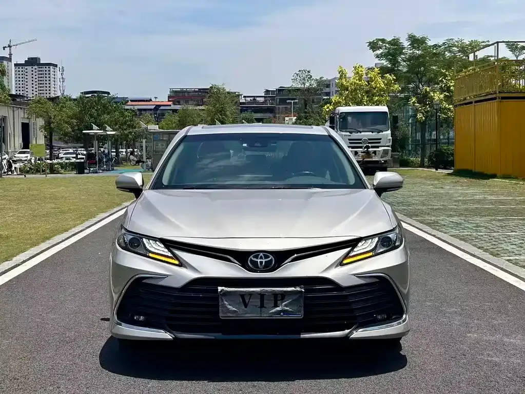 Toyota Camry — фото 7