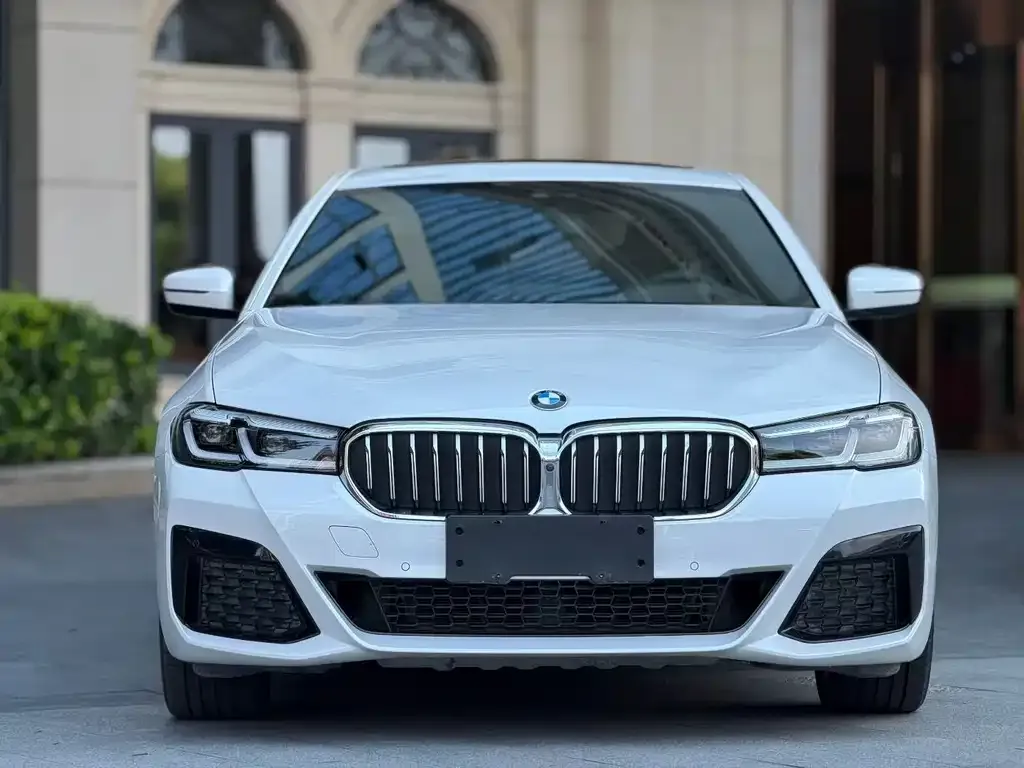BMW 5 Series — фото 5
