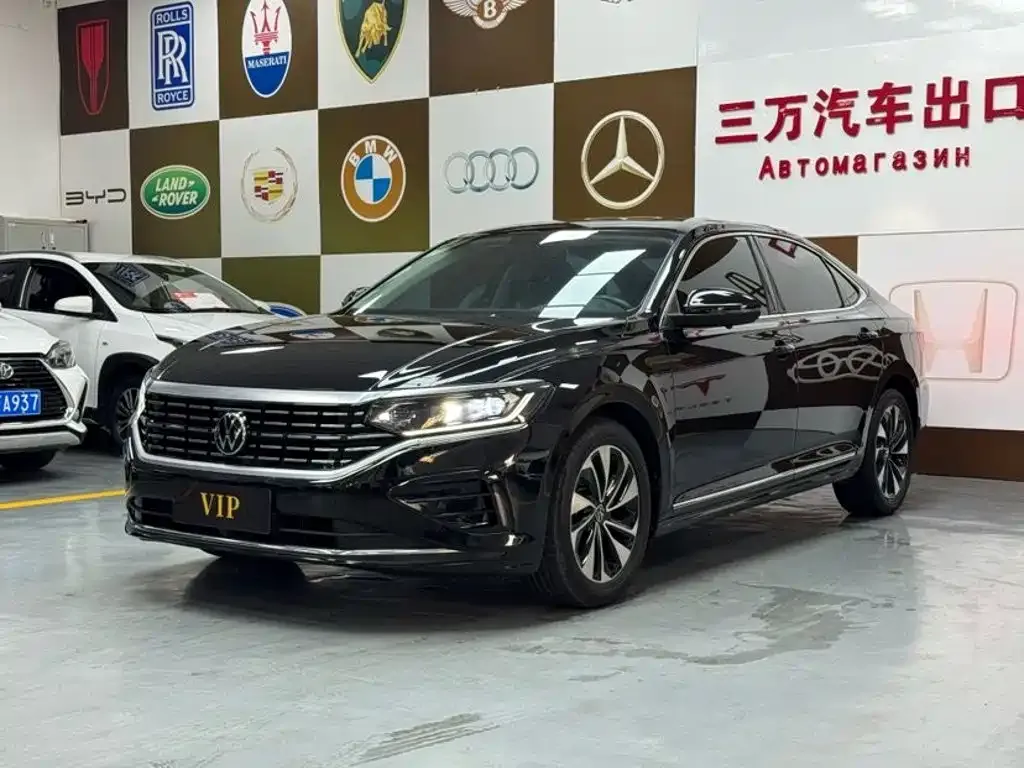 Volkswagen Passat — фото 1