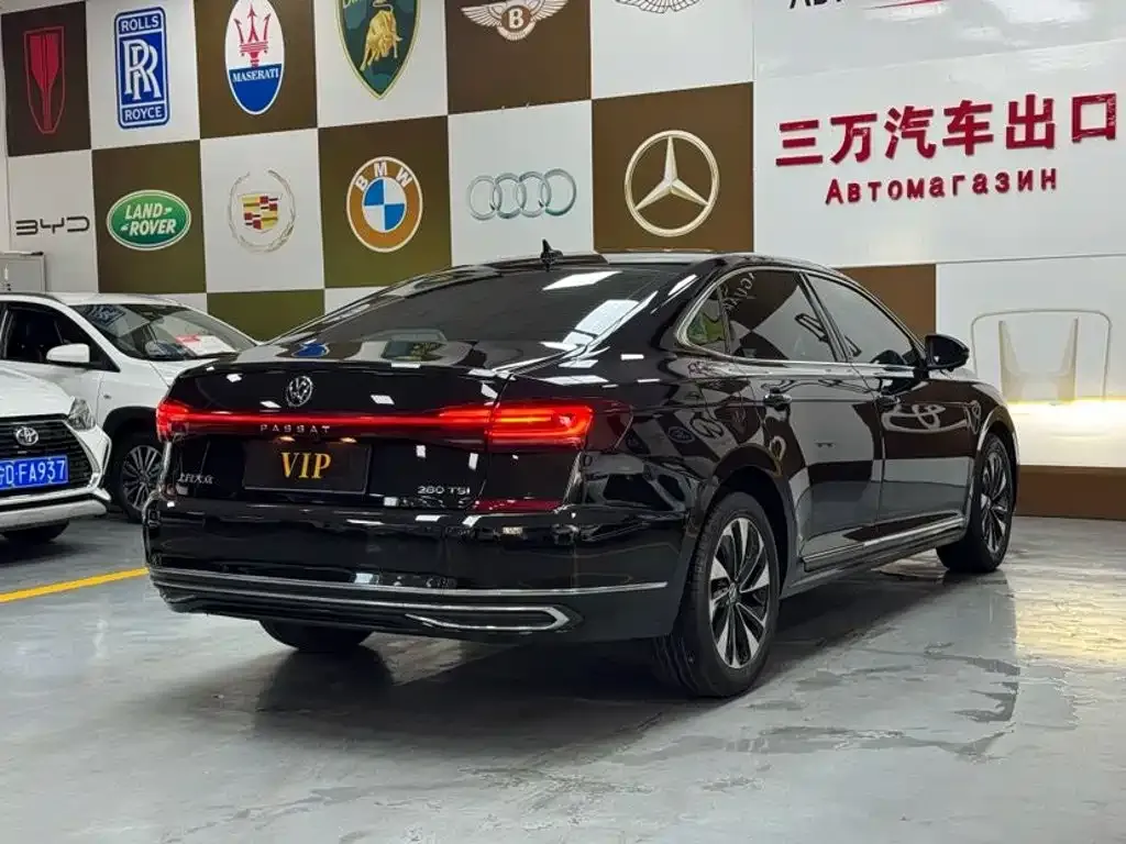Volkswagen Passat — фото 10