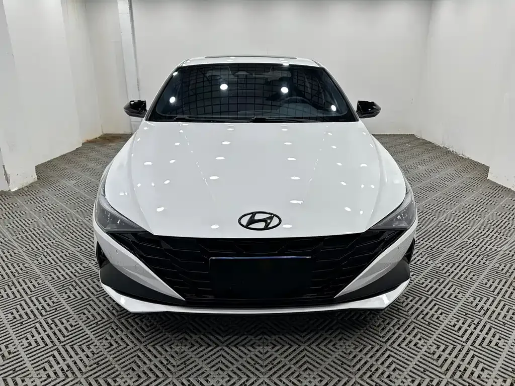 Hyundai Elantra — фото 7