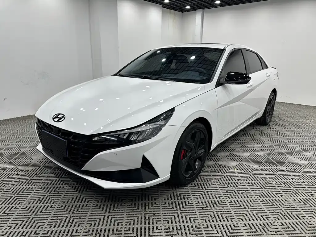 Hyundai Elantra — фото 5