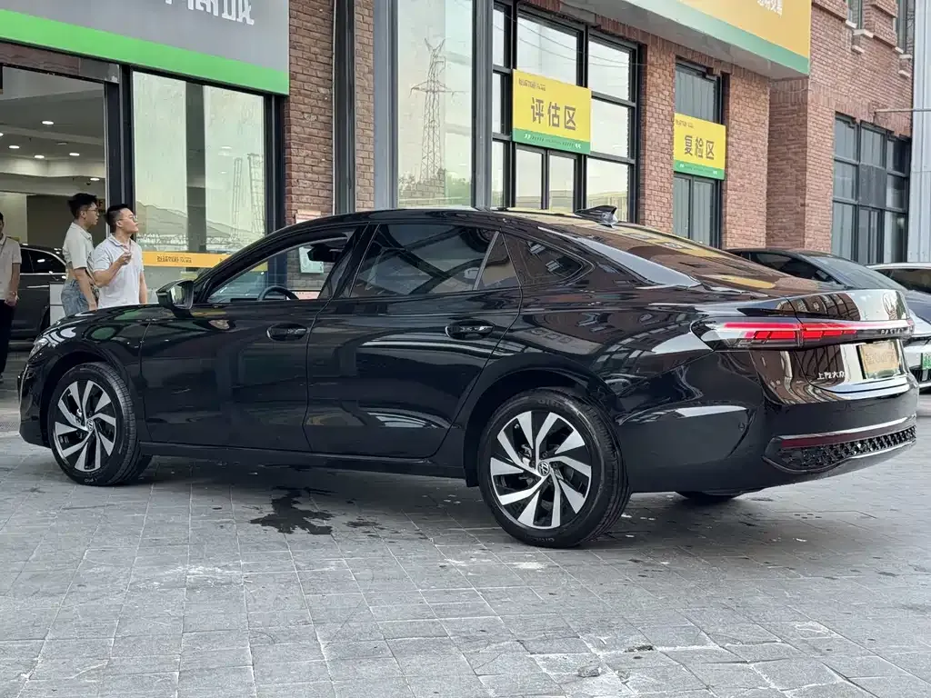 Volkswagen Passat — фото 4