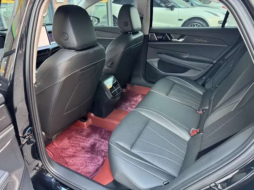 Volkswagen Passat — фото 7