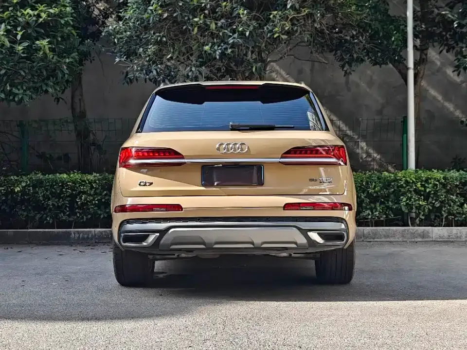 Audi Q7 — фото 10