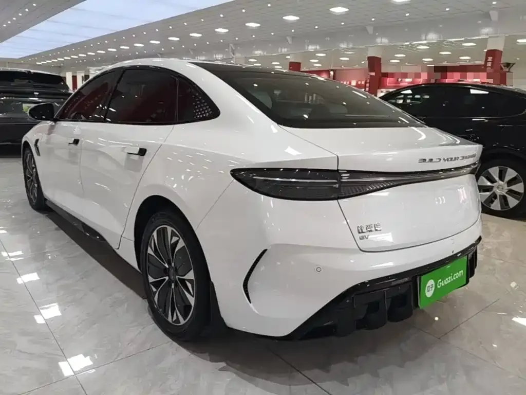 BYD Seal — фото 7