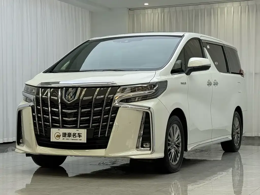 Toyota Alphard — фото 9