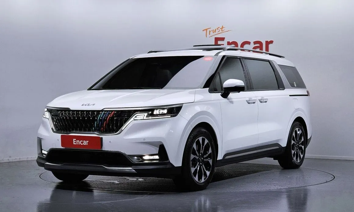 Kia Carnival — фото 1