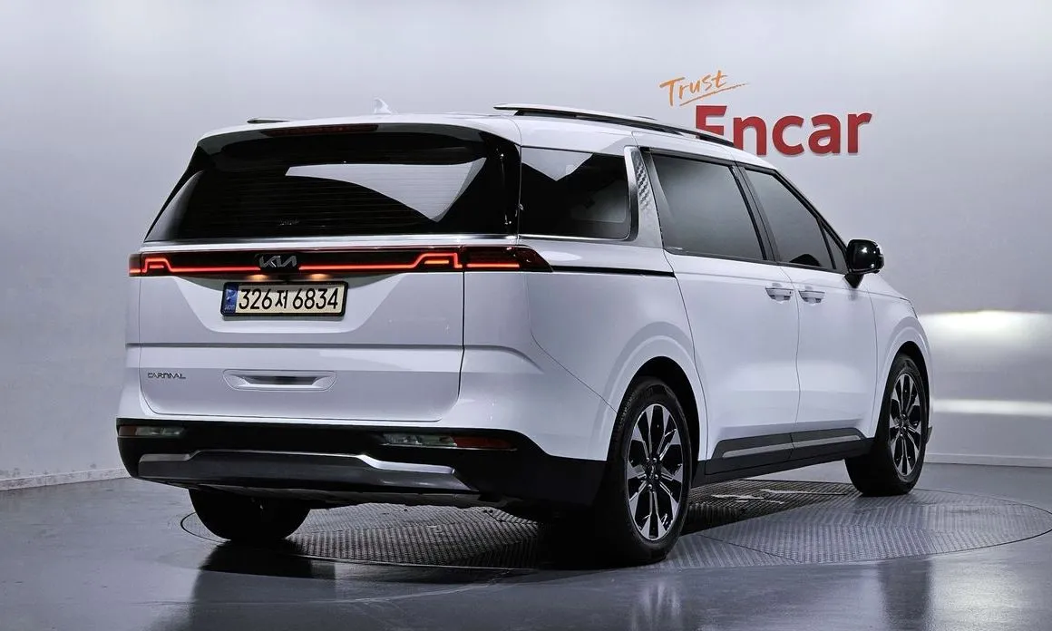 Kia Carnival — фото 4