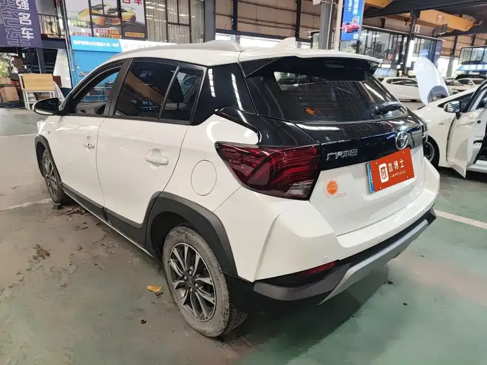 Toyota Yaris L — фото 6