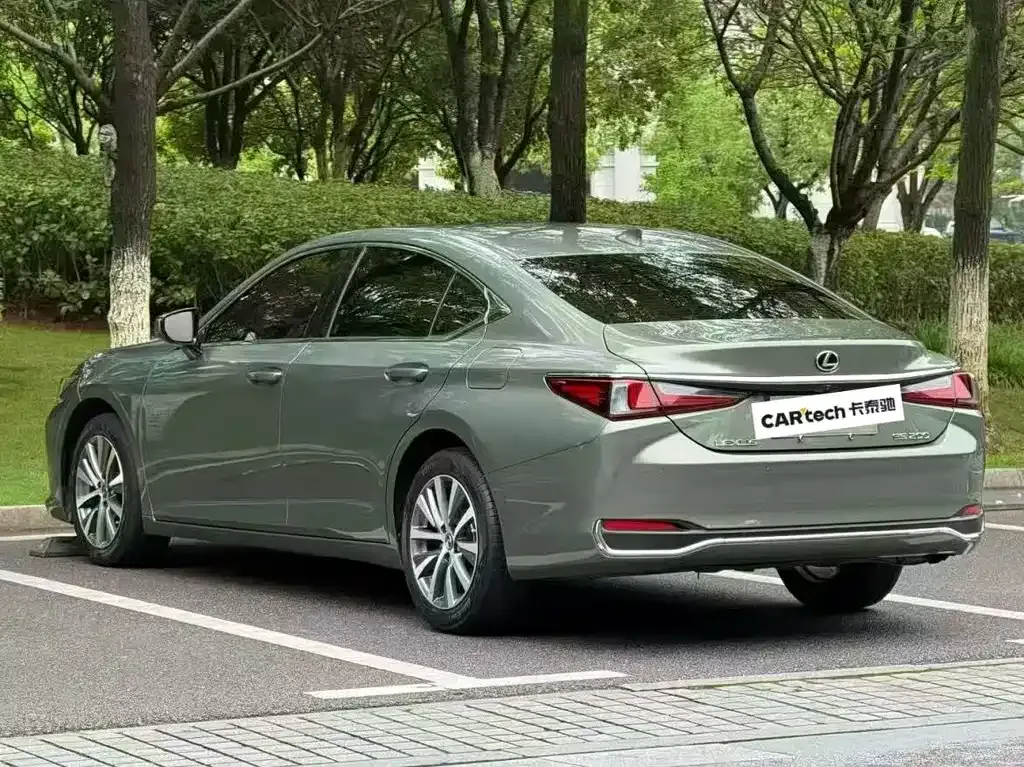 Lexus ES — фото 4
