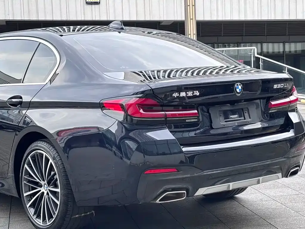 BMW 5 Series — фото 5