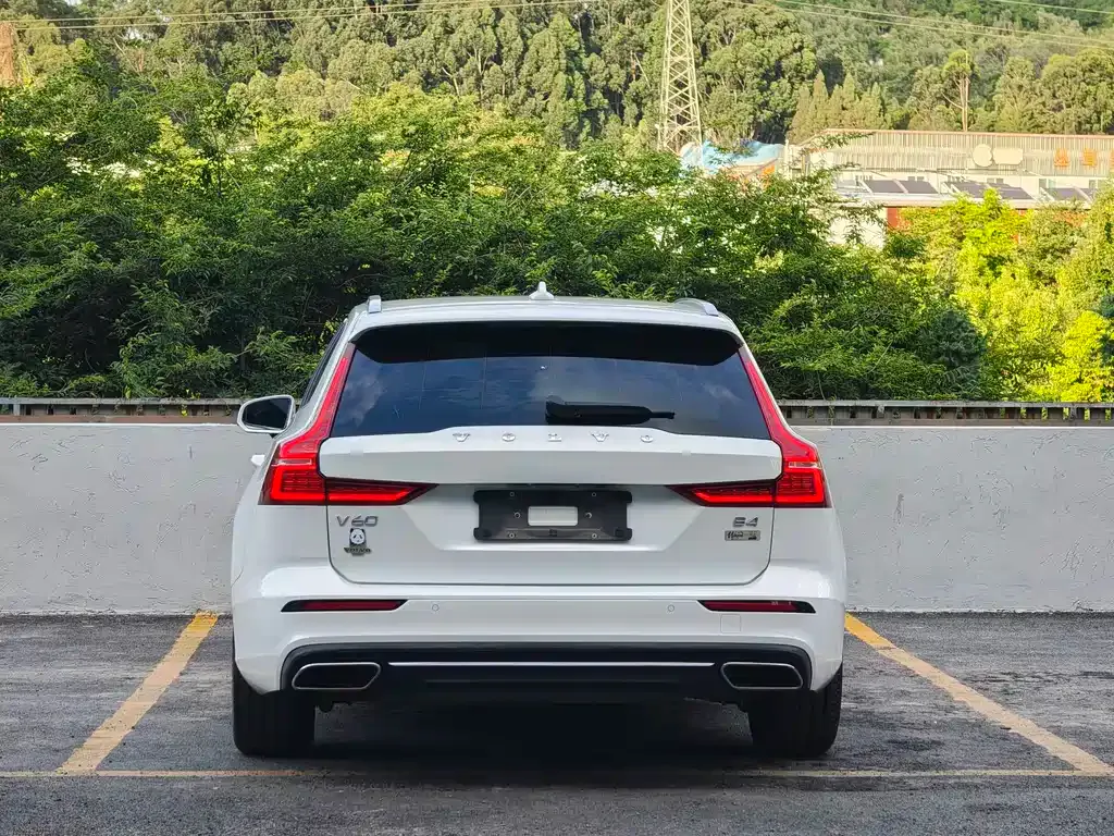 Volvo V60 2021 из CN, фото 8