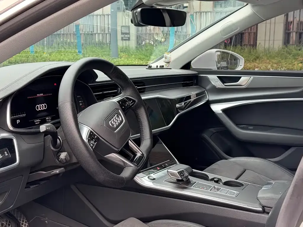 Audi A7 2022 из CN, фото 8