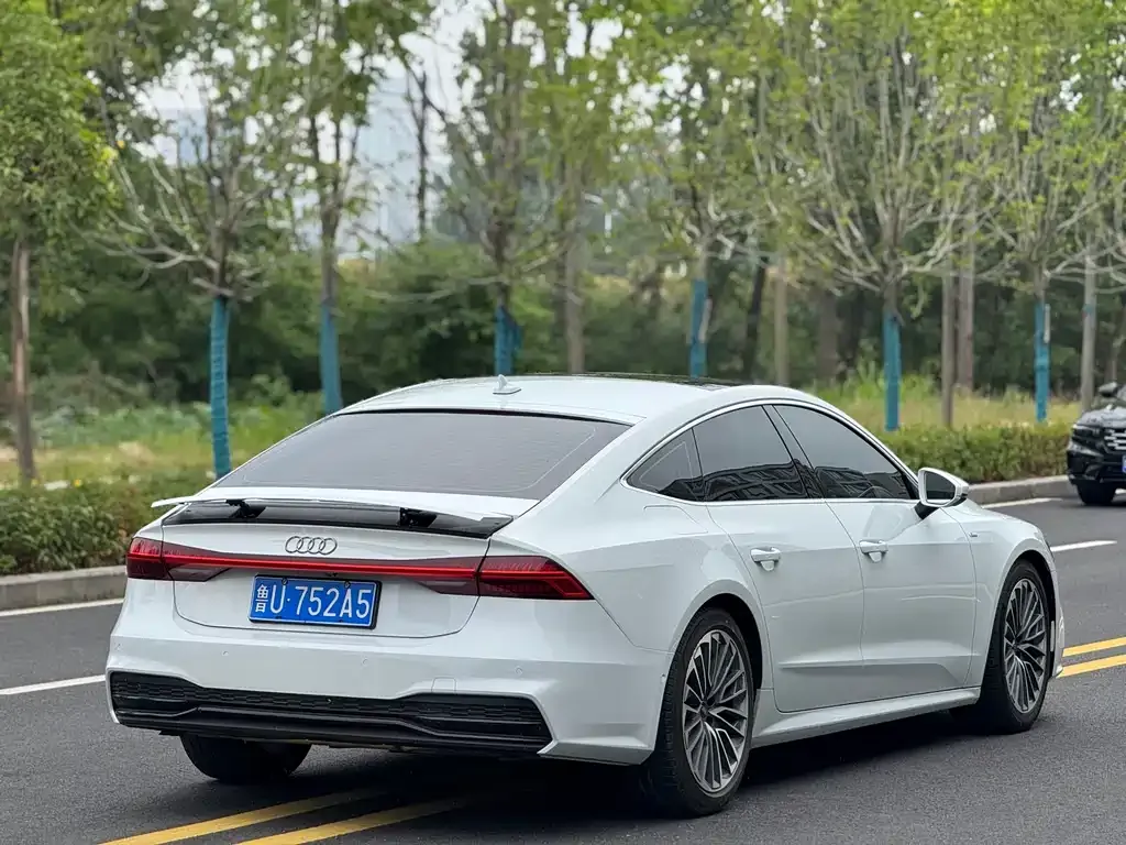 Audi A7 2022 из CN, фото 6