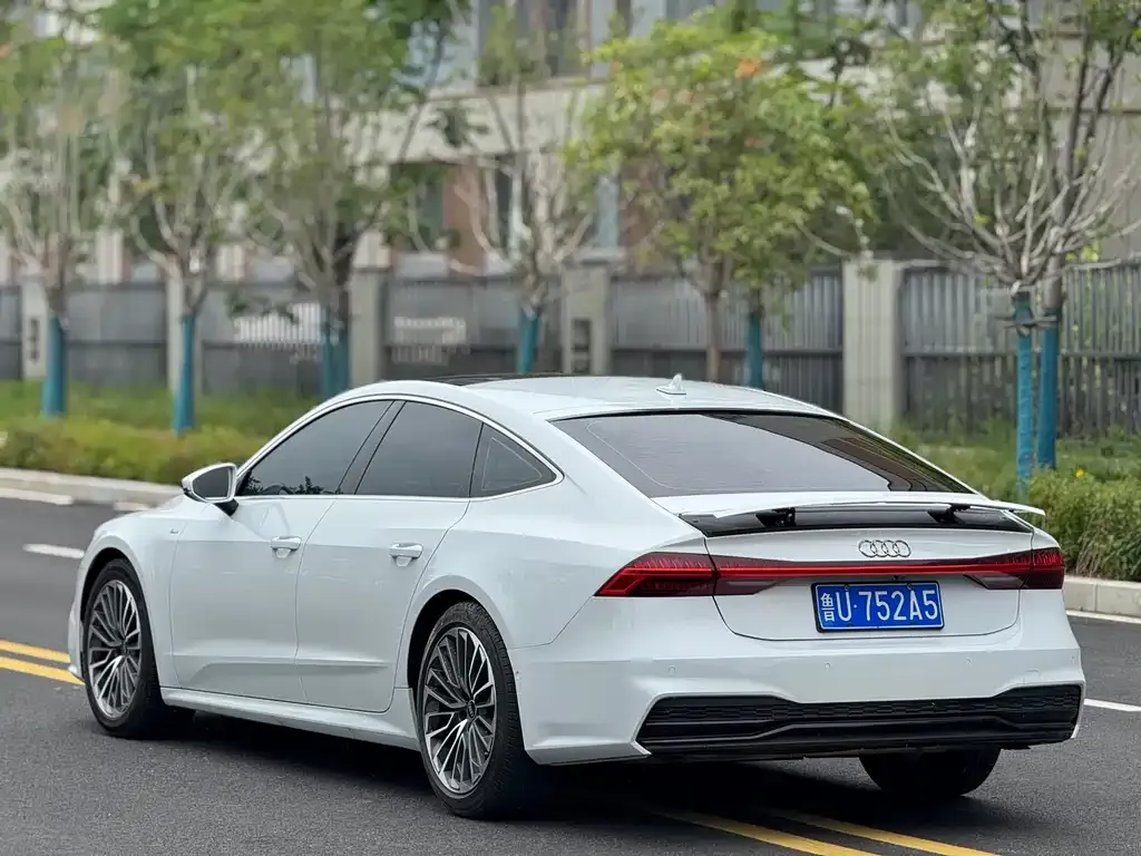 Audi A7 2022 из CN, фото 7