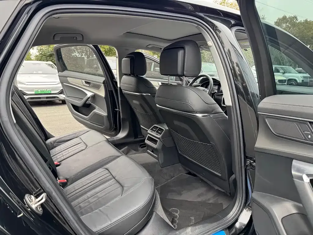 Audi A6L 2021 из CN, фото 9