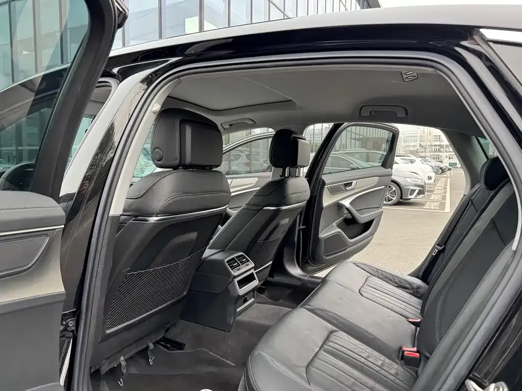 Audi A6L 2021 из CN, фото 2