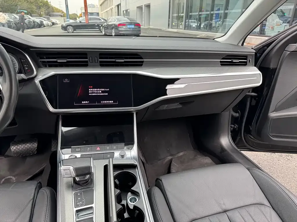 Audi A6L 2021 из CN, фото 4