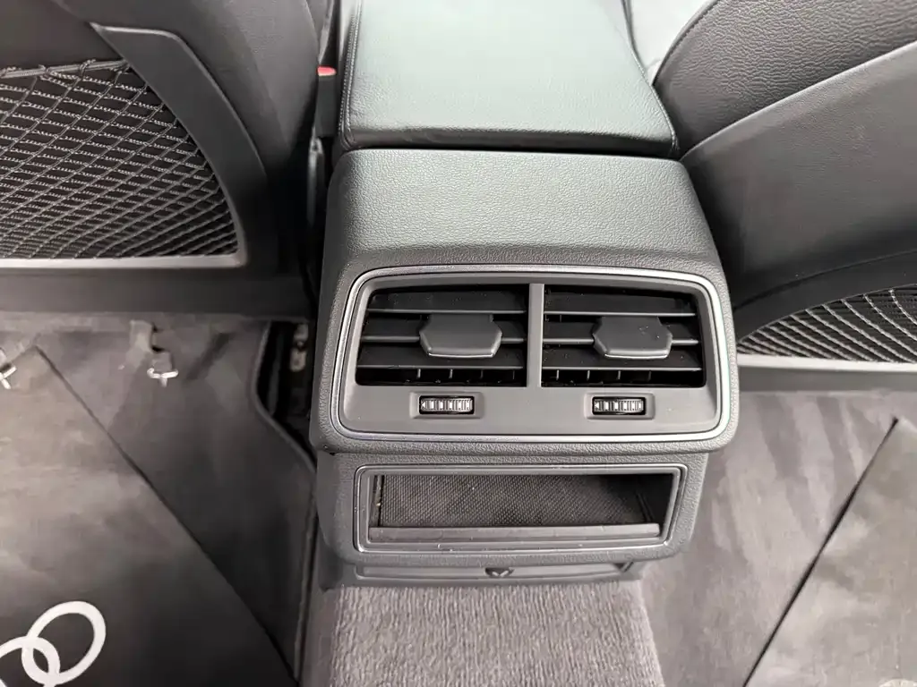 Audi A6L 2021 из CN, фото 3