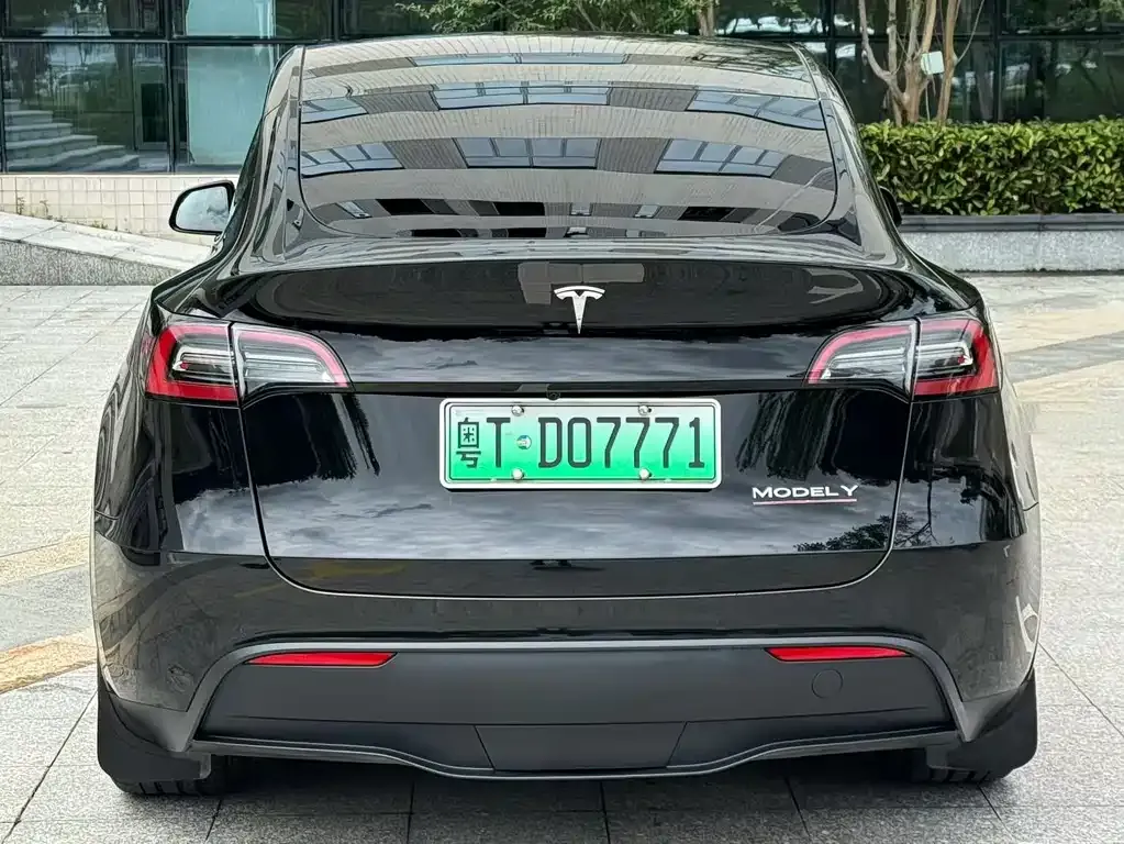 Tesla Model Y — фото 7