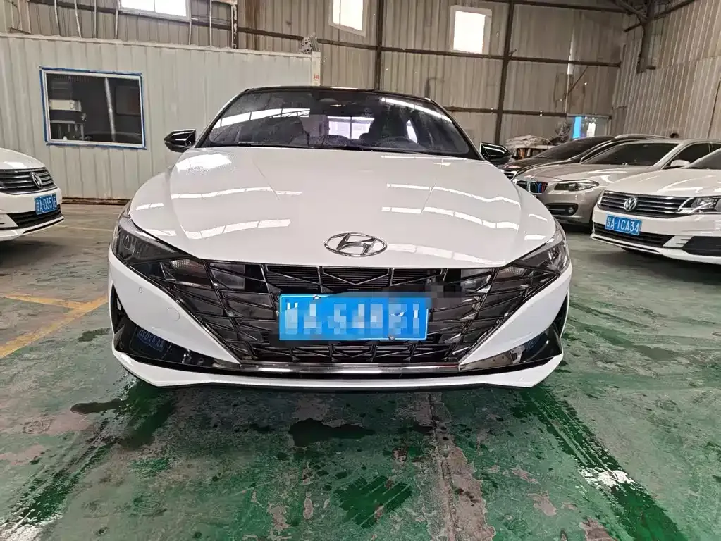 Hyundai Elantra — фото 4