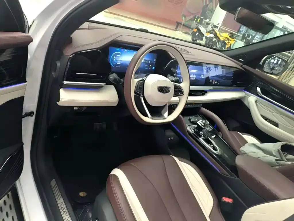Geely Xingyue L — фото 10