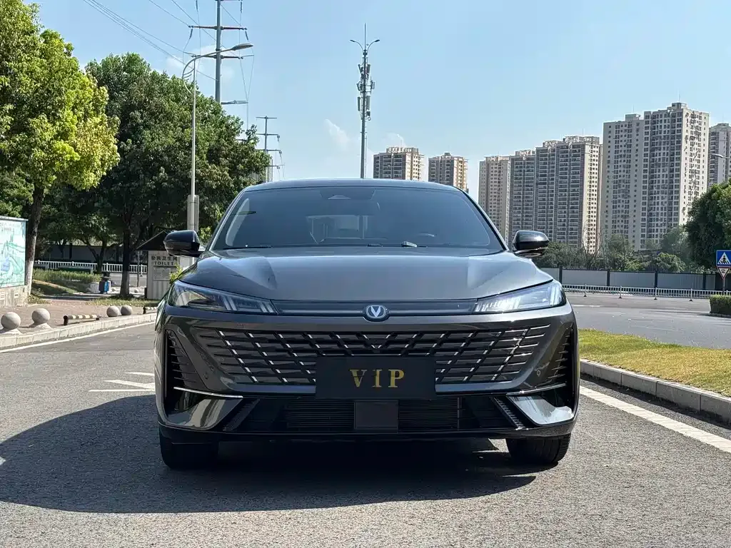 Changan Eado — фото 10
