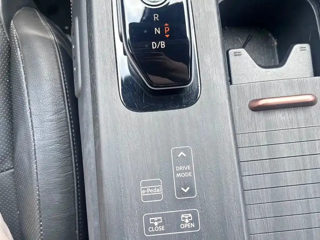 Nissan Ariya — фото 4