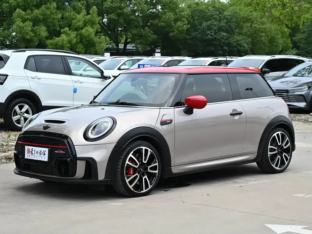 MINI JCW (John Cooper Works) — фото 1
