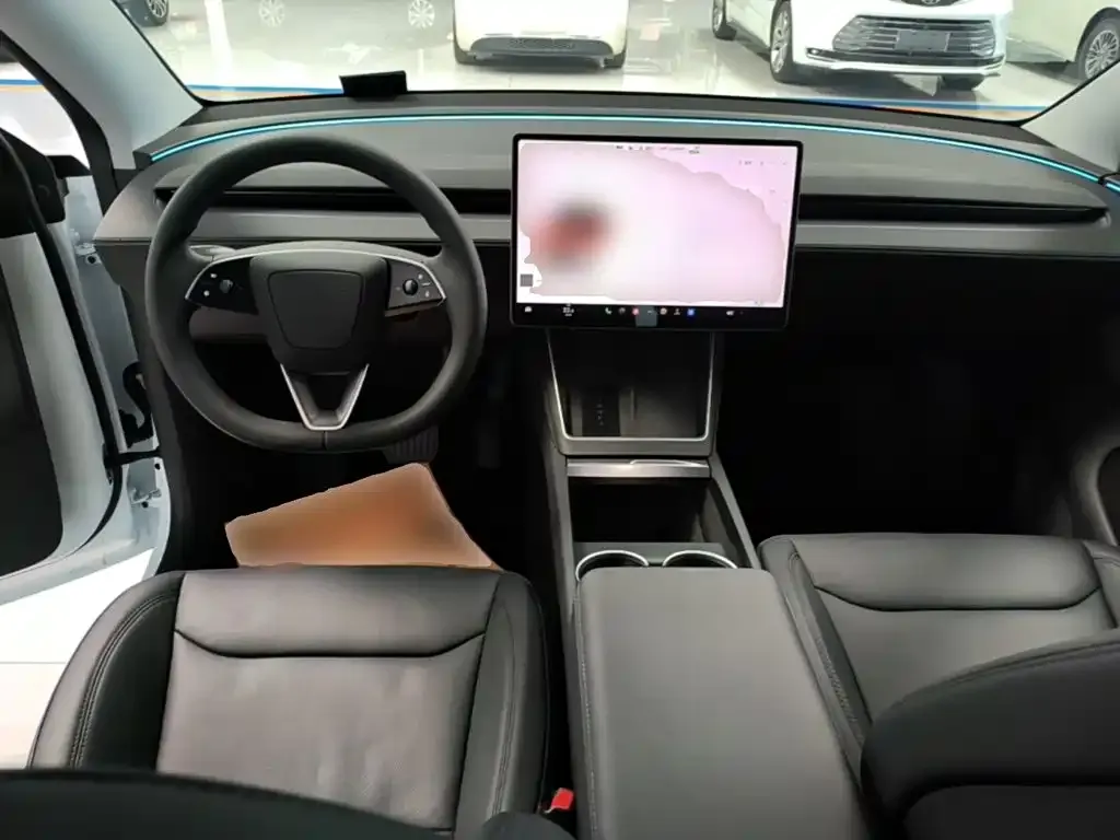 Tesla Model Y — фото 4