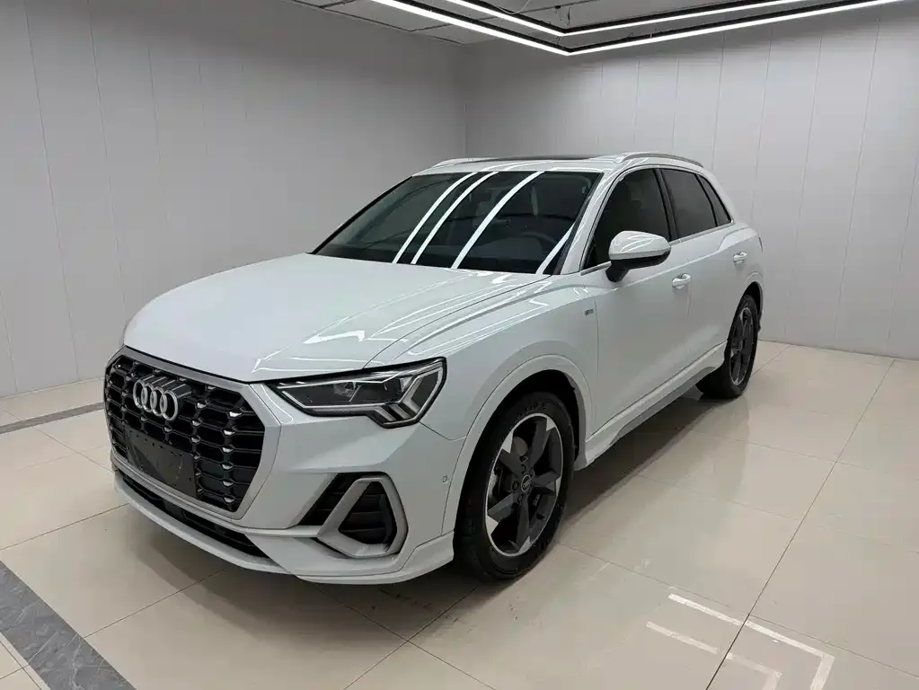 Audi Q3 — фото 1