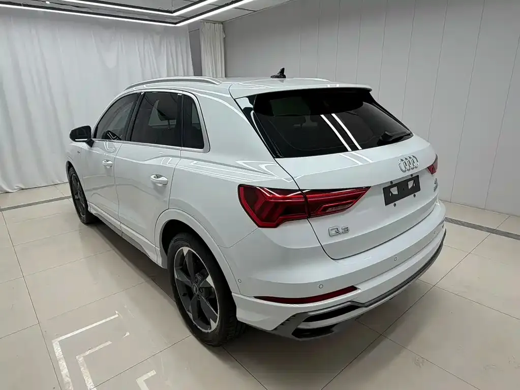 Audi Q3 — фото 8