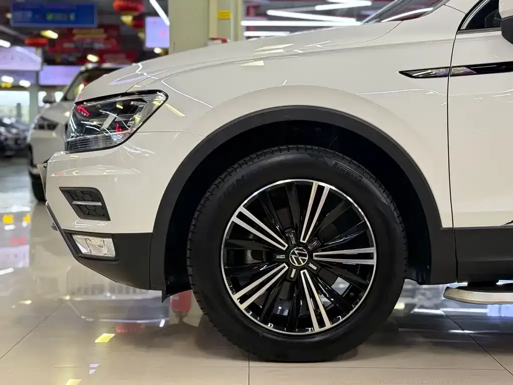 Volkswagen Tiguan L 2021 из CN, фото 5