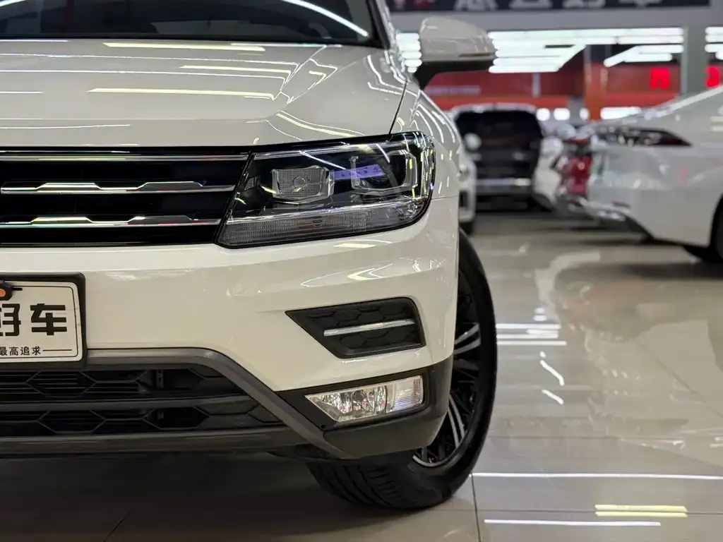 Volkswagen Tiguan L 2021 из CN, фото 8