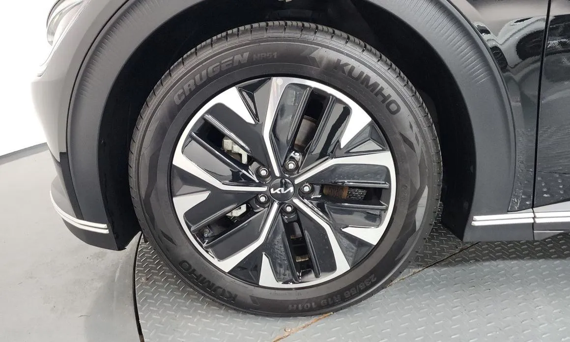 Kia EV6 — фото 6