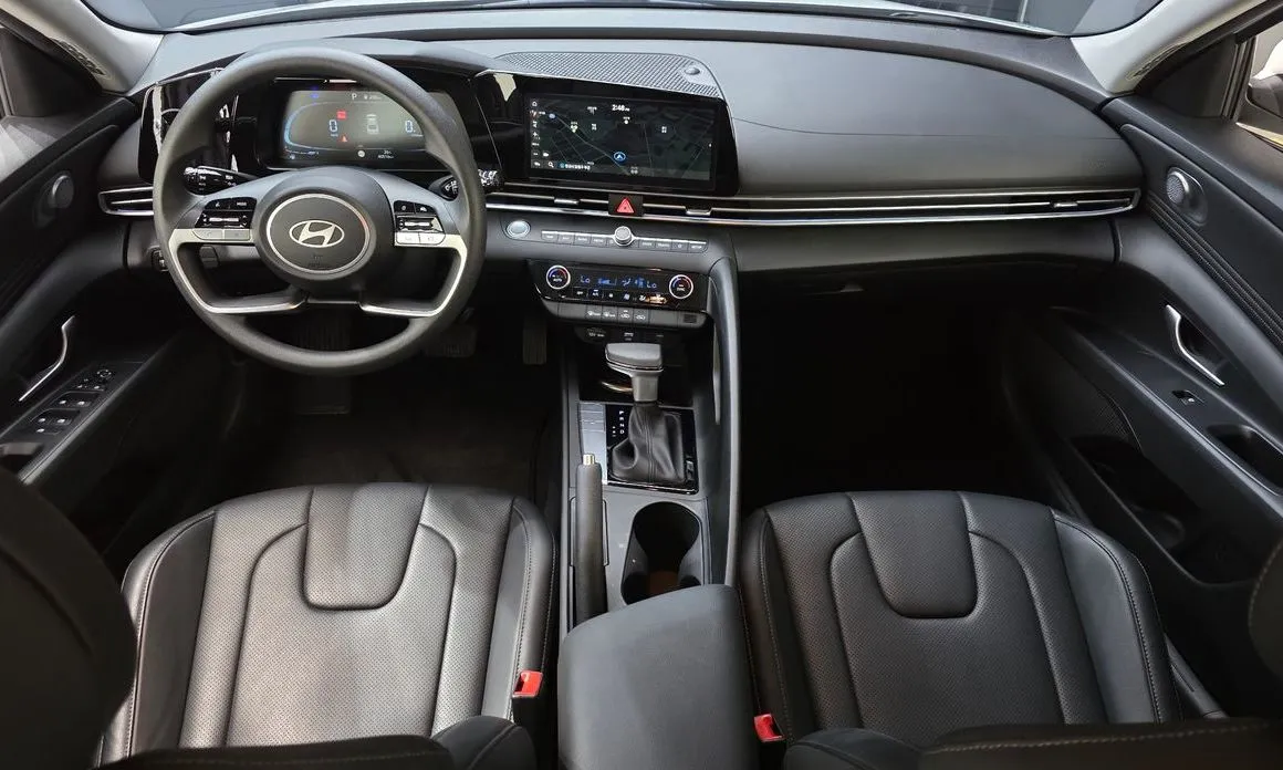 Hyundai AVANTE — фото 3