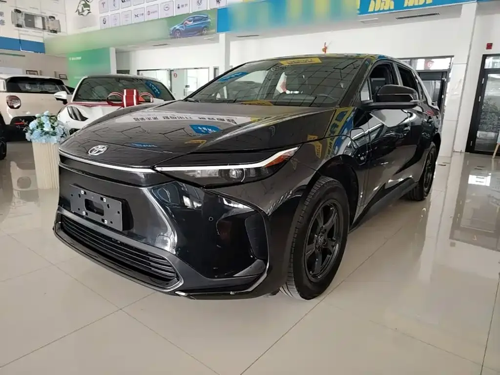 Toyota bZ4X 2023 из CN, фото 4