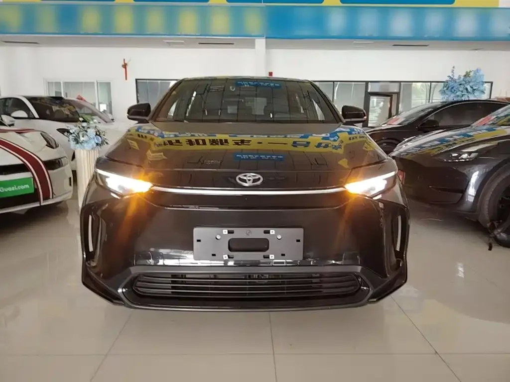 Toyota bZ4X 2023 из CN, фото 6