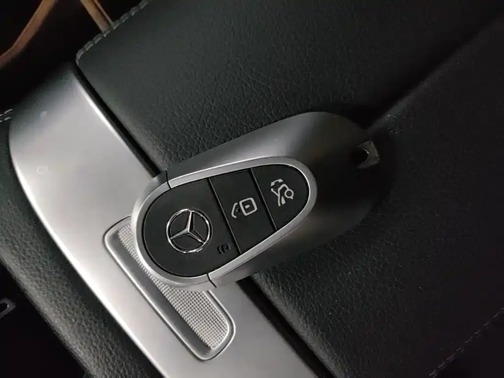 Mercedes-Benz C-Class — фото 2