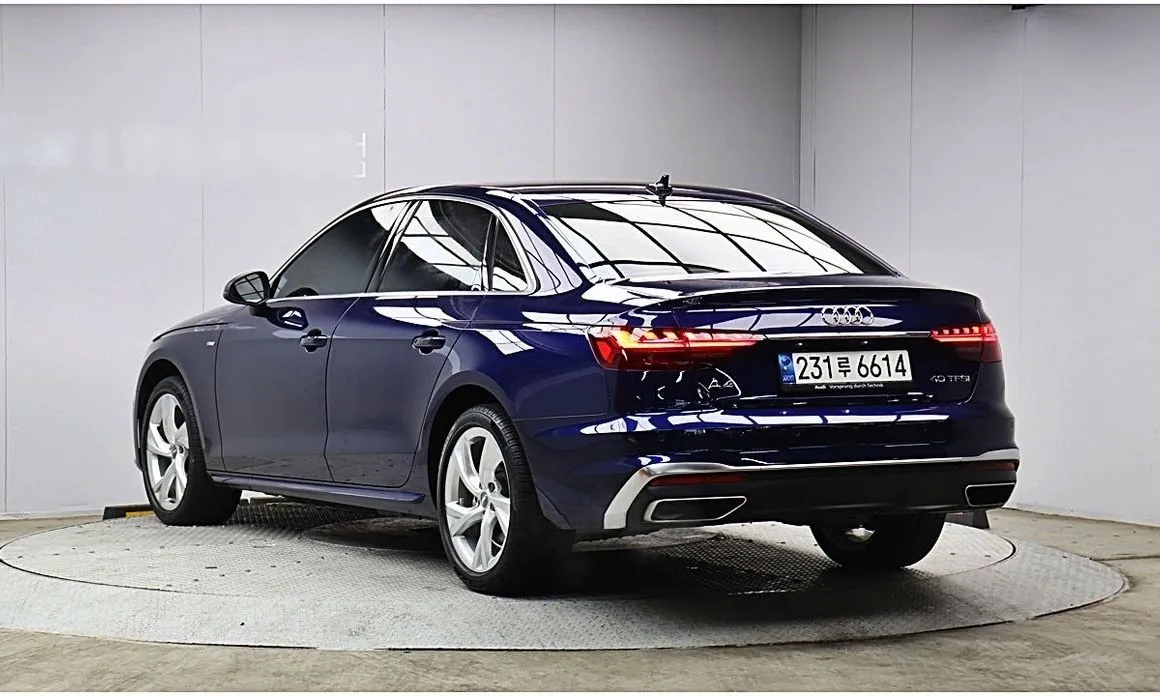 Audi A4 — фото 8