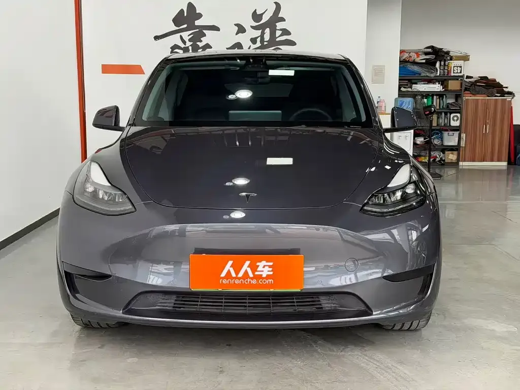 Tesla Model Y — фото 8
